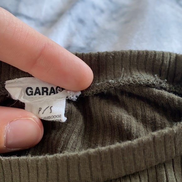 garage army green cropped long sleeve - Picture 2 of 2